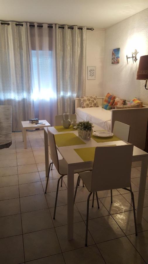 Quarteira Home Beach Ferias Tranquilas A 1Km Da Praia Totalmente Renovado Eksteriør billede