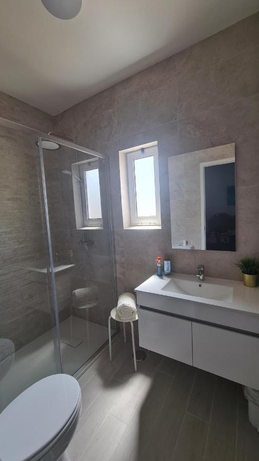 Quarteira Home Beach Ferias Tranquilas A 1Km Da Praia Totalmente Renovado Eksteriør billede