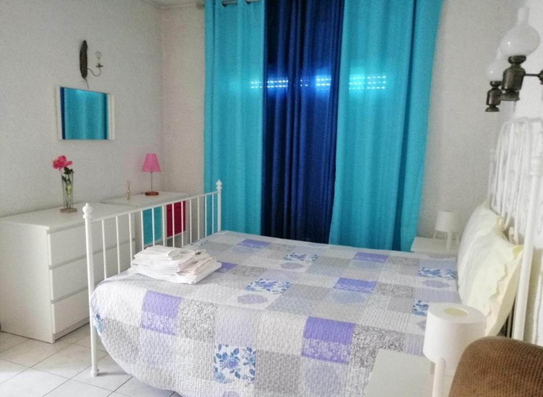 Quarteira Home Beach Ferias Tranquilas A 1Km Da Praia Totalmente Renovado Eksteriør billede