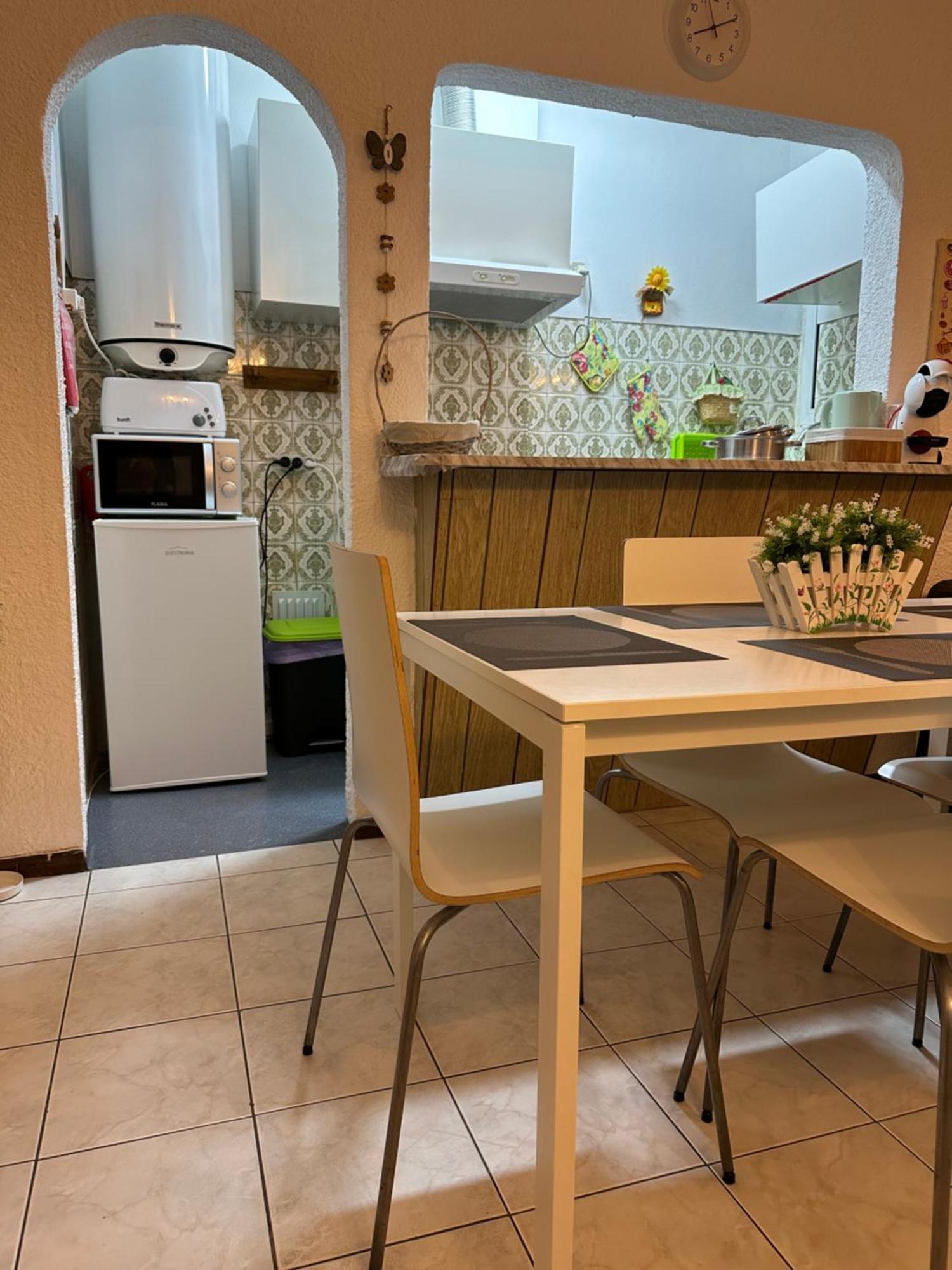 Quarteira Home Beach Ferias Tranquilas A 1Km Da Praia Totalmente Renovado Eksteriør billede