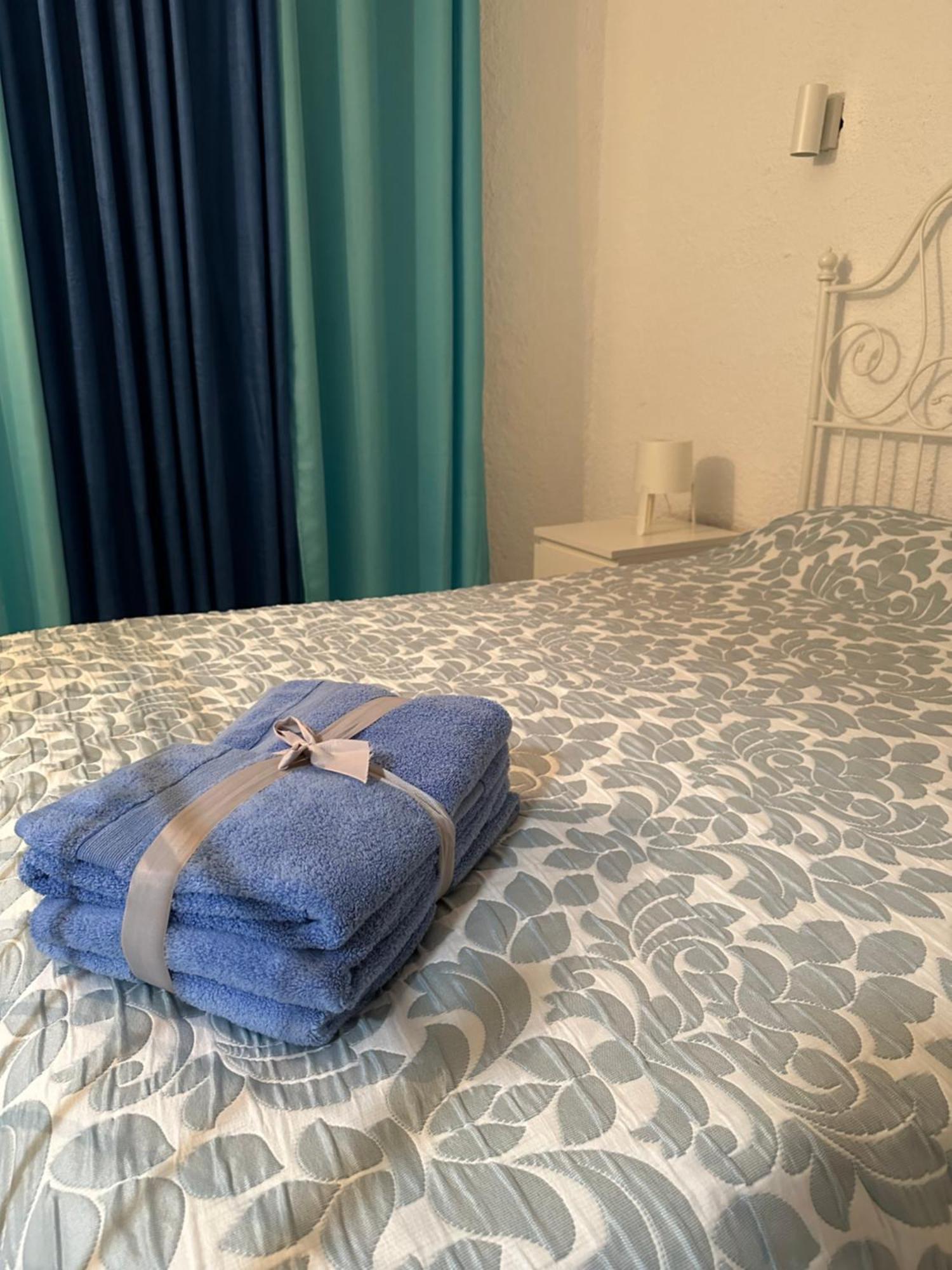 Quarteira Home Beach Ferias Tranquilas A 1Km Da Praia Totalmente Renovado Eksteriør billede