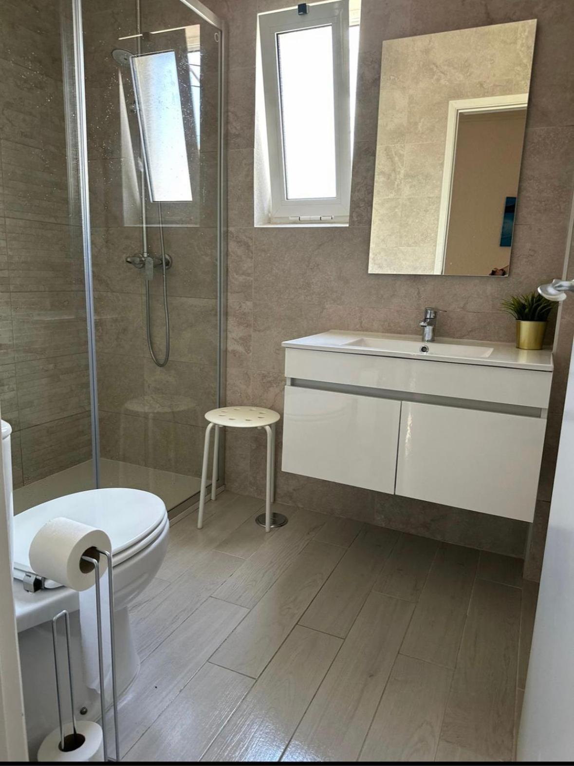 Quarteira Home Beach Ferias Tranquilas A 1Km Da Praia Totalmente Renovado Eksteriør billede